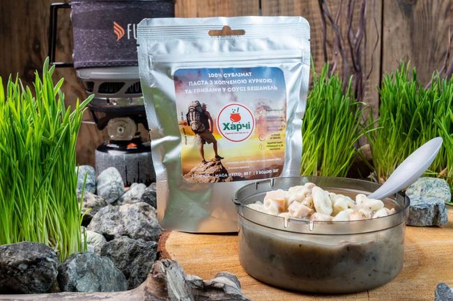 Їжа Харчі Паста з копченою куркою та грибами у соусі Бешамель - фото 1